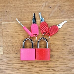 Decorative padlocks and keys 🔐❤️💗